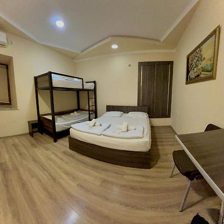 Domino Yerevan Hostel And Hotel 外观 照片