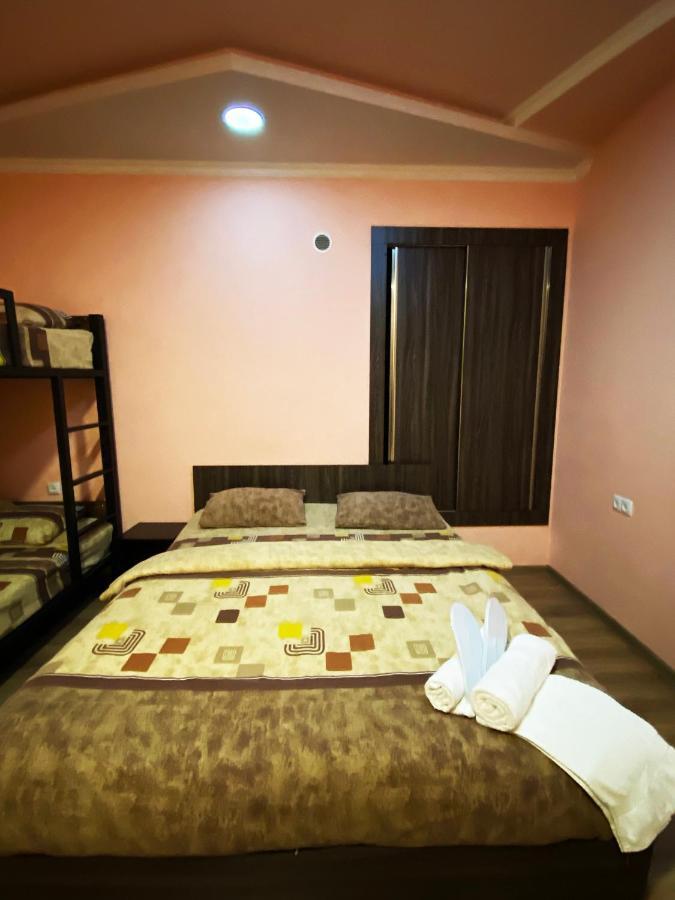 Domino Yerevan Hostel And Hotel 外观 照片