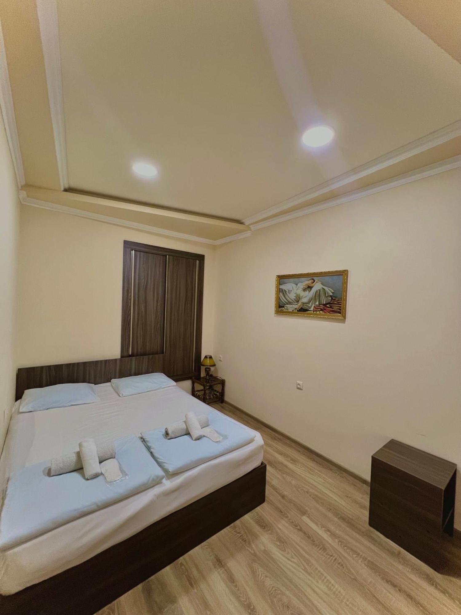 Domino Yerevan Hostel And Hotel 外观 照片
