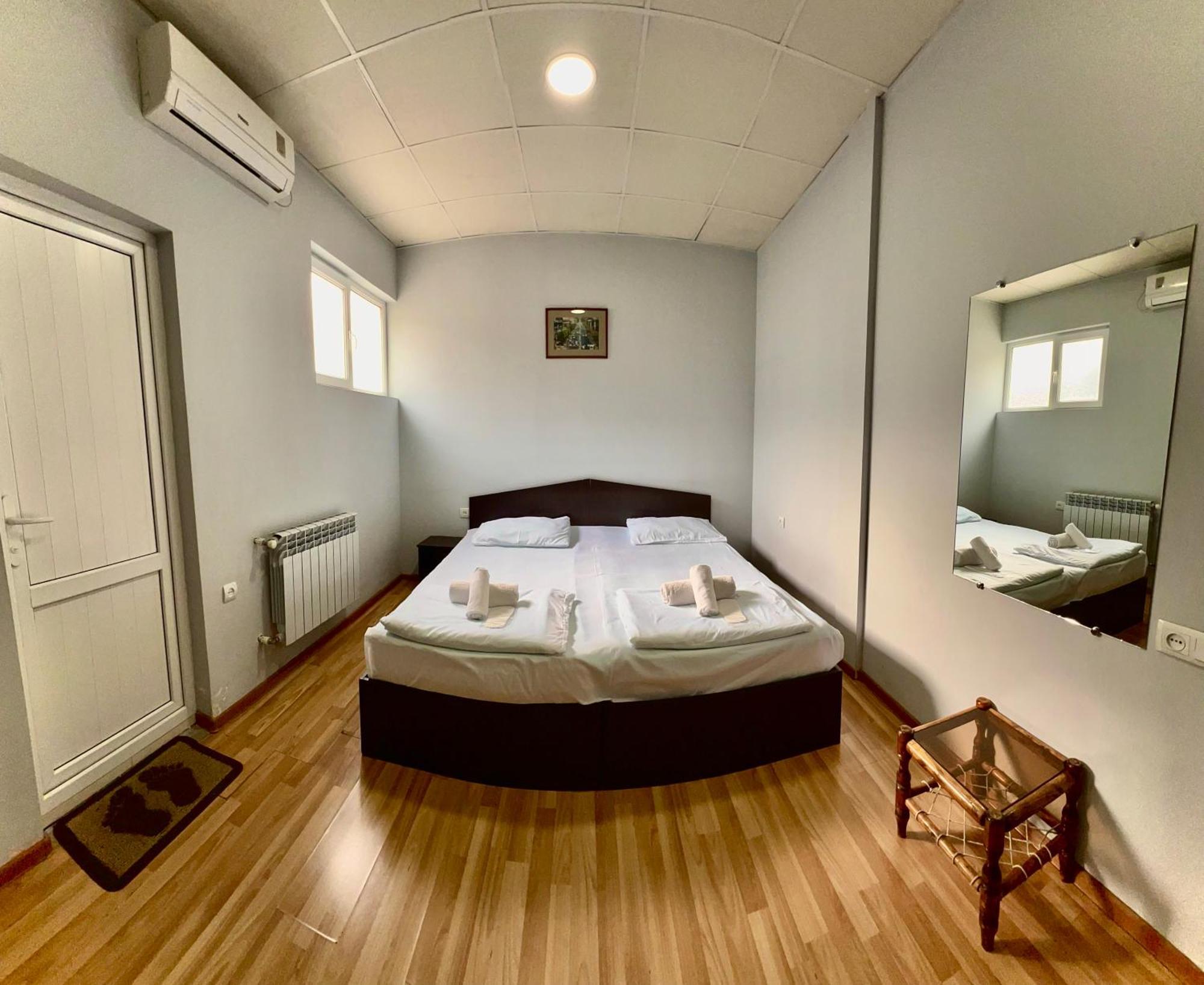 Domino Yerevan Hostel And Hotel 外观 照片