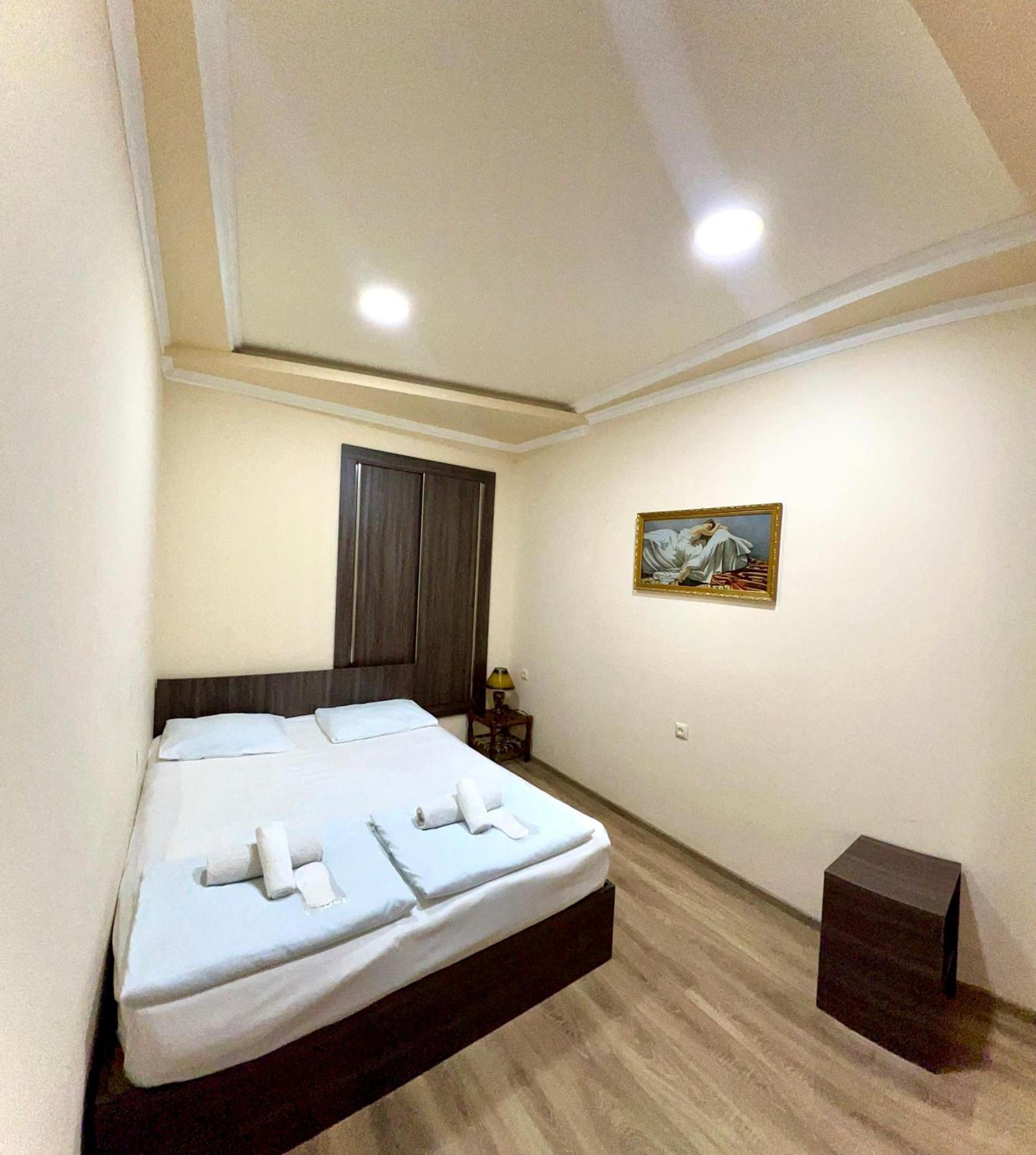 Domino Yerevan Hostel And Hotel 外观 照片