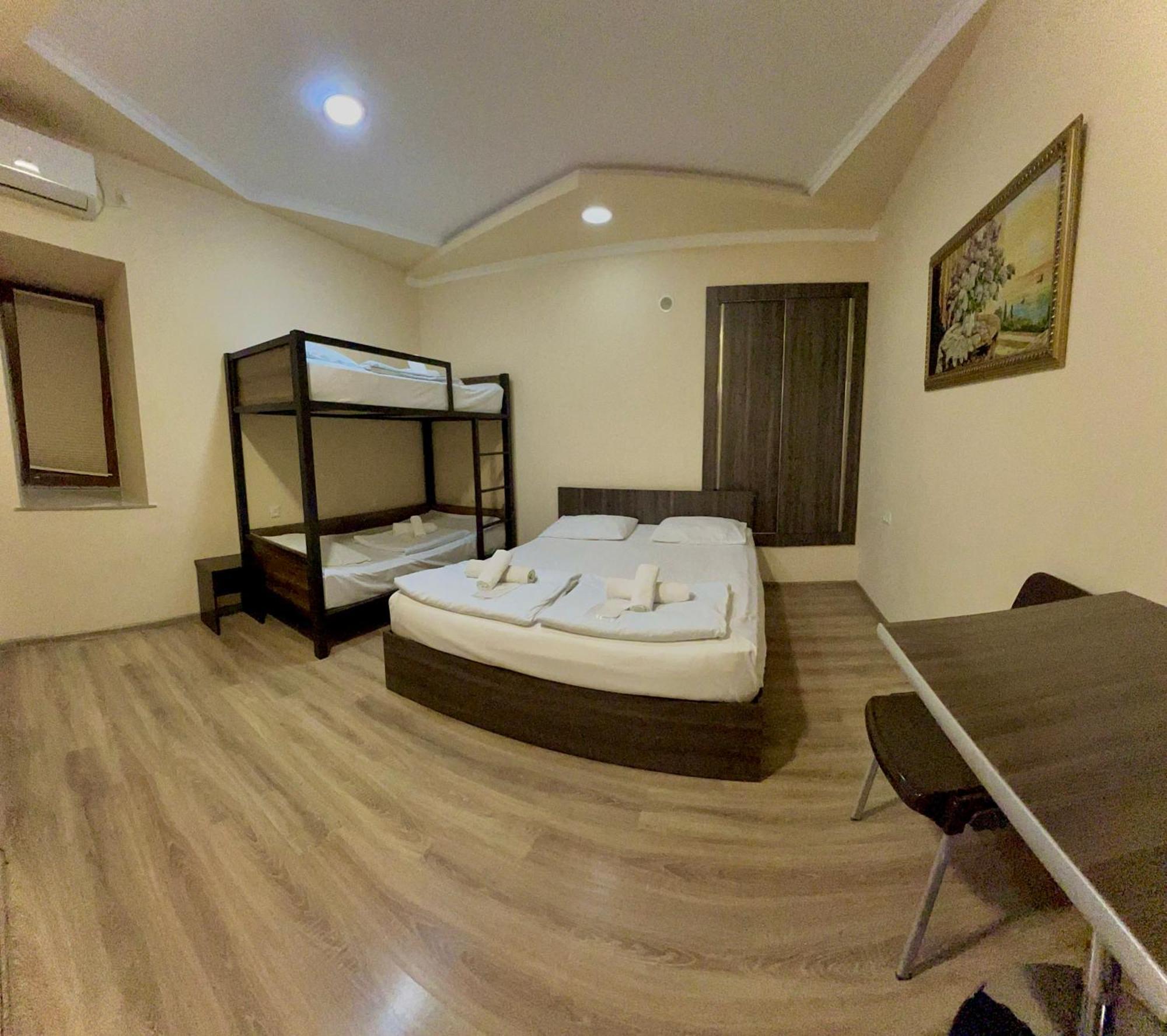Domino Yerevan Hostel And Hotel 外观 照片